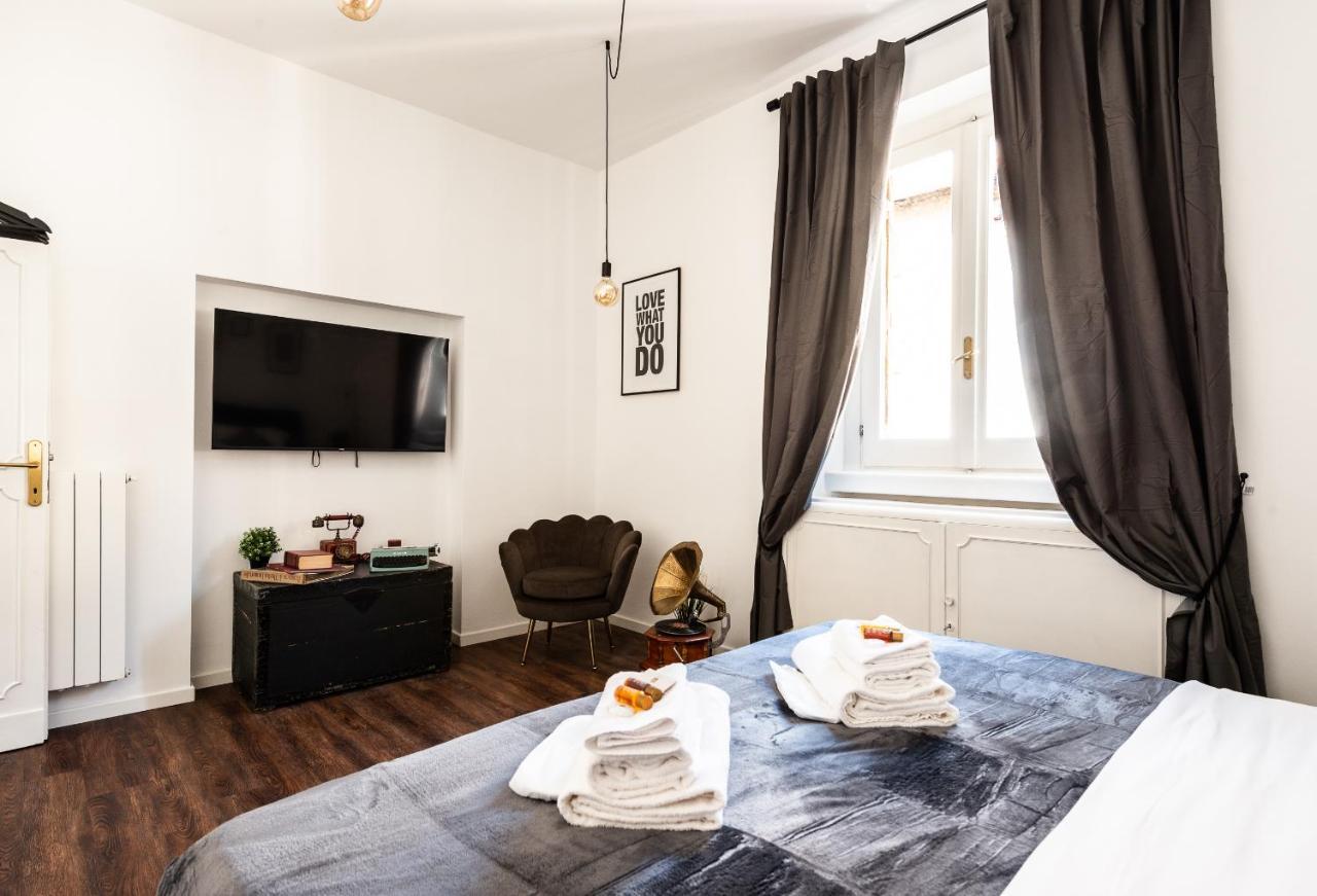 Appartamento Via Del Corso Рим Экстерьер фото